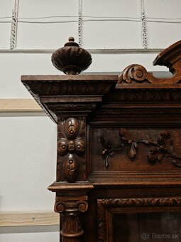 Starožitná vitrína - 9