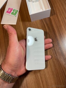 iPhone 8 64GB Silver - 9