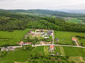 EXKLUZÍVNE NA PREDAJ KRÁSNY STAVEBNÝ POZEMOK (1101 m2)... - 9