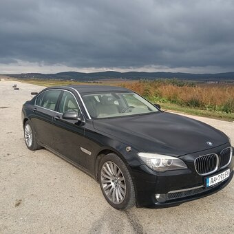 Predám BMW 750li - 9