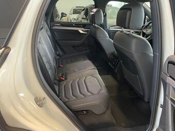 Volkswagen Touareg 3.0 V6 TDI R-LINE BLACK STYLE - 9