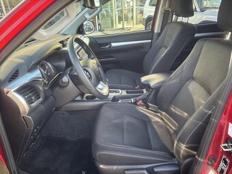 Toyota Hilux Toyota Hilux Executive + naviják, hardtop - 9