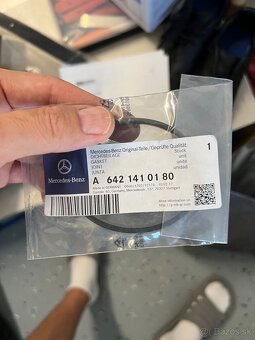 Olejovy chladic mercedes 320 cdi A6421800165 - 9