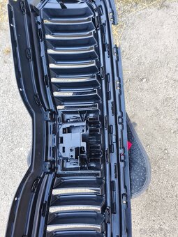 Škoda Octavia 4 RS maska chladiča čierny rám 5E4 - 9