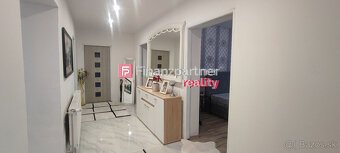 Exkluzívne na predaj rodinný dom s veľkou záhradou v obci Iň - 9