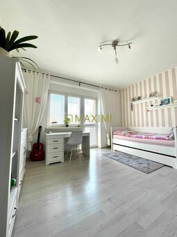 TOP - ZNÍŽENÁ CENA – Veľký 5 izbový rodinný dom po kompletne - 9