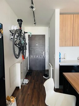 Vynikajúca lokalita s pekným 2.izb.bytom.62m2 - 9
