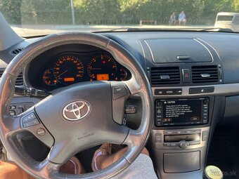 Toyota Avensis 2.2 diesel malo km - 9