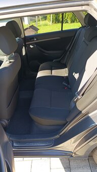 Toyota Avensis 2.2 D4D - 9
