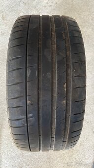 Michelin Pilot sport 4s 245/35 R19 - 9