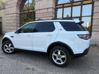 Land Rover Discovery Sport 2.0L TD4 HSE Luxury AT - 9
