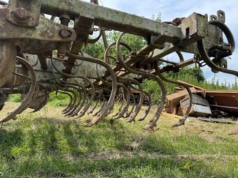 Predám kultivátor za traktor Zetor - 9