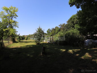 Starší 3 izbový rodinný dom sedliackym štylom na obr… - 9