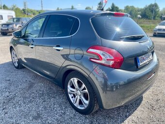 Peugeot 208 1,4 HDI - 9