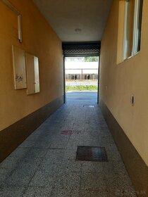 Prenajom obchodného priestoru s parkovanim v centre Trencina - 9