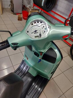 Vespa 200 GTS - 9