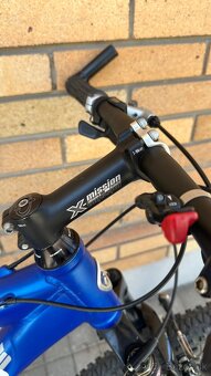 MERIDA MATTS TFS 900.   18” - 9