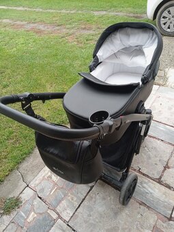 Kočik ,fusak ,sedačka (vajičko), stolička na jedenie. - 9