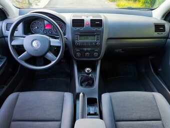 Volkswagen Golf 5 1.4 benzín NOVÁ STK/EK len 122 000 km - 9