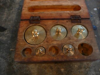 Držiaky rýn K/J/G, ako nové 8ks - 6e ks.monterky,prešiváky. - 9