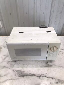 Mikrovlnka samsung - 9
