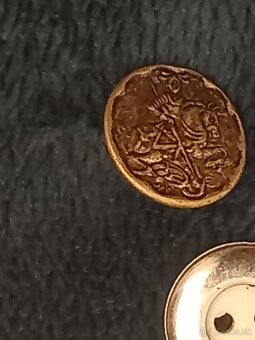 Staré kovové gombíky - 9