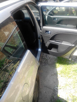 Predám Ford Focus 2007 1.6 80Kw - 9