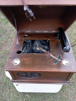 Starý gramofón Parlophon - 9