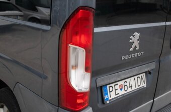 Peugeot Boxer 2.0 BlueHDi • 9-miestny • - 9