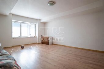 NA PREDAJ 4-IZBOVÝ DOM S DVOMI KÚPEĽŇAMI, 340m2, Lubina ... - 9