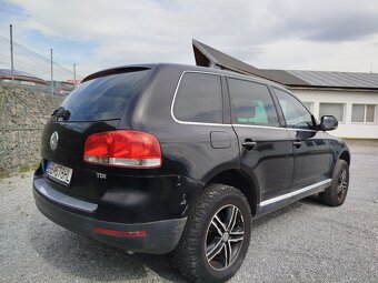 Volkswagen Touareg 2.5 R5 TDI – 4x4, rok 2005 AUTOMAT - 9