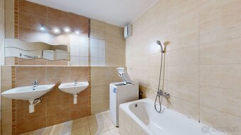 Na predaj priestranný 3 izbový byt v Trnave - časti Prednádr - 9