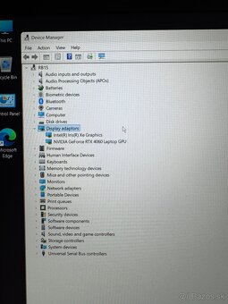 Razer Blade 15 (2023) RTX 4060 - 9