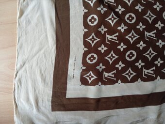 Hodvábný šal 75x78cm Louis Vuitton -Paris - 9