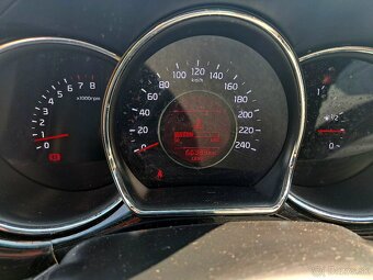 Kia Ceed 1,4 FIFA World Cup Edition - 9