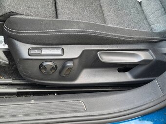 Volkswagen Passat 2,0 TDI DSG 11/2022 - 9