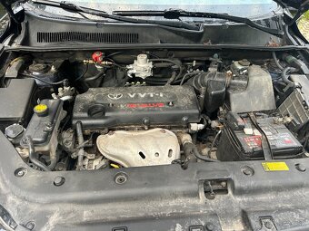 Predám Toyotu Rav4 2.0benzín 3.Gen - 9