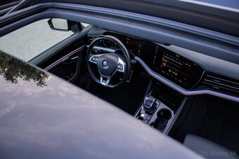 aj NA SPLÁTKY Volkswagen Touareg 4.0 TDI V8 R-line - 9