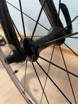 Predam cestny karbonovy bicykel - 9