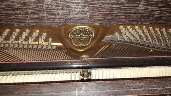 Klavír PETROF s klavírnou stoličkou ZADARMO - 9