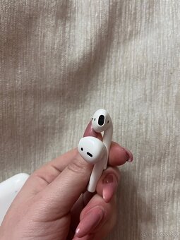 Apple AirPods 2 generácie - 9