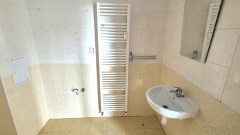 3 - izbový byt v strediskovej obci KURIMA - 9