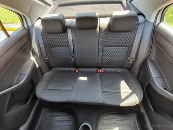 ŠKODA RAPID 1,2TSI 81KW M6 LIFTBACK - 9