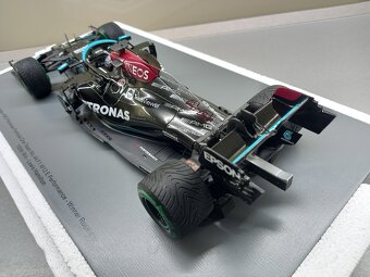 F1 MERCEDES W12 HAMILTON VÍTĚZ GP RUSKA 2021 SPARK 1:18 - 9