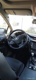 Toyota Avensis Executive 2.0 D-4D - 9