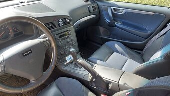 Volvo S60 2,4T AWD - 9