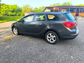 Opel Astra J 1,7 Sports Tourer - 9