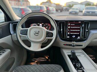Volvo XC60 2.0 B4 mHEV Momentum Pro AWD A/T - 9