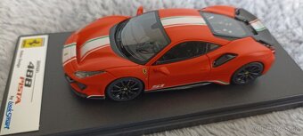 Predám model Ferrari 488 Pista Piloti 1;43 Looksmart - 9