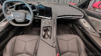 Chevrolet Corvette Stingray (2023) - 9